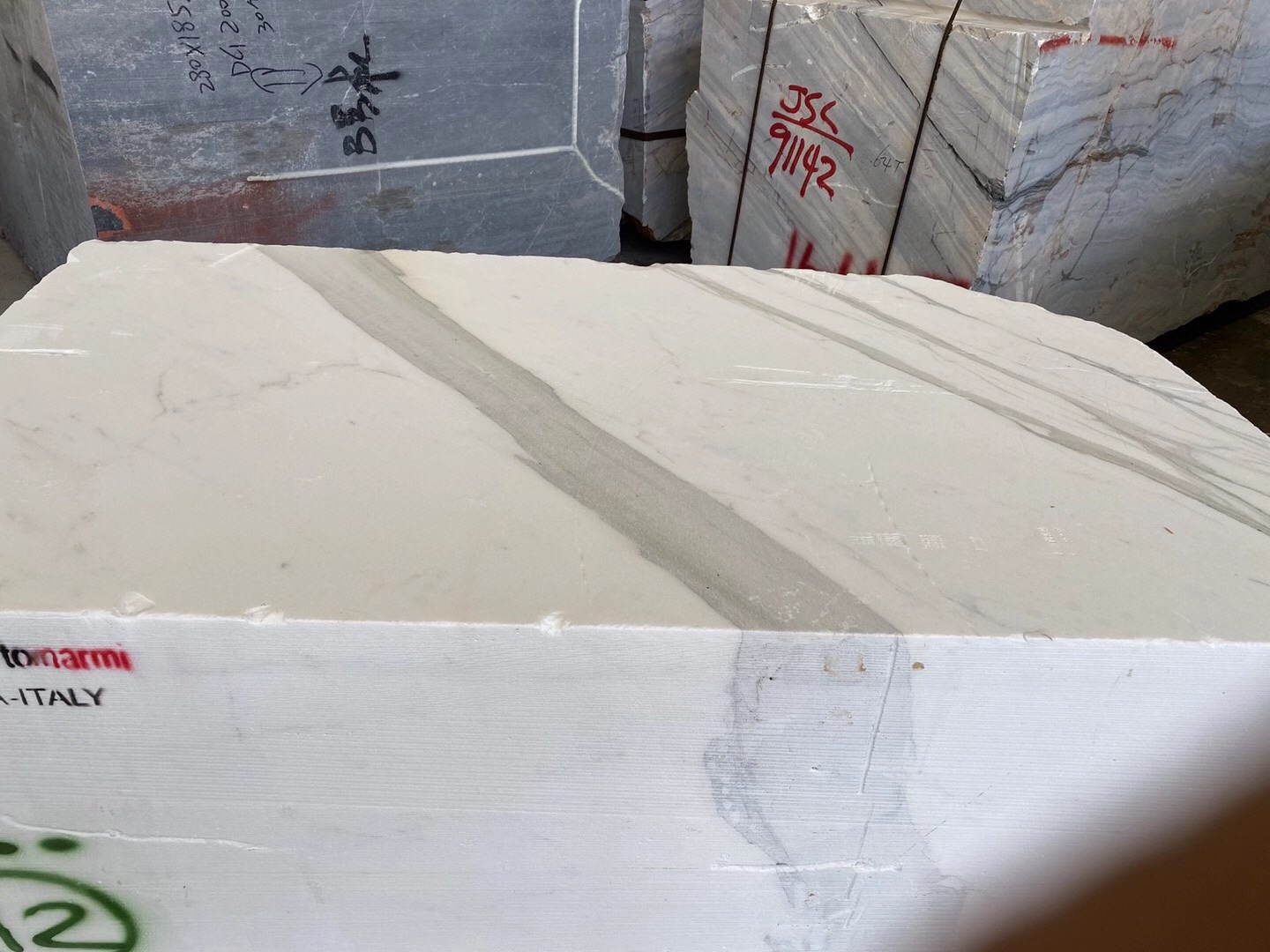 calacatta white marble block